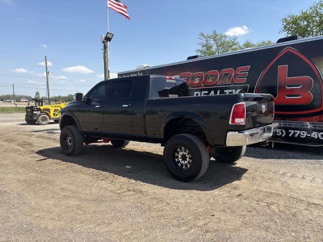 Image of Dodge Ram 2500 equipment image 2