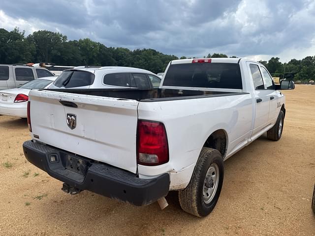 Image of Dodge Ram 2500 equipment image 2