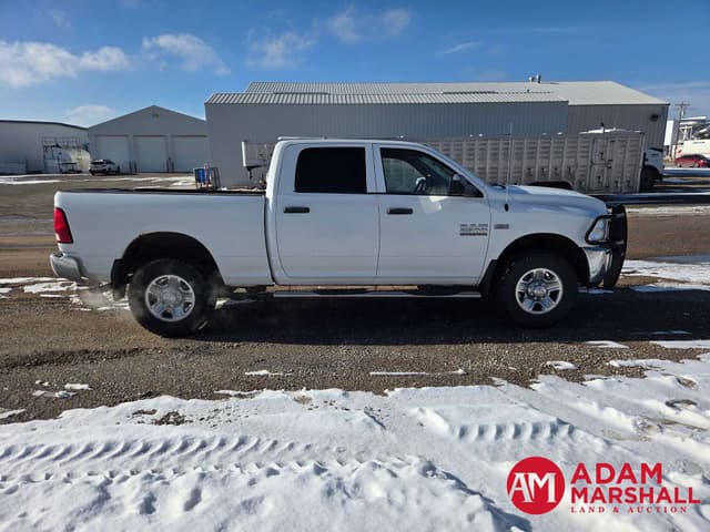 Image of Dodge Ram 2500HD equipment image 2