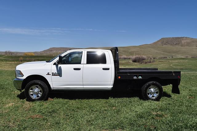 Image of Dodge Ram 3500HD equipment image 2