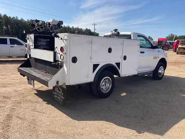 Image of Dodge Ram 3500HD equipment image 4