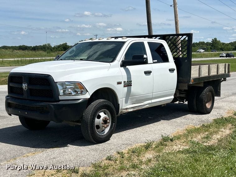 2015 Dodge Ram 3500 Equipment Image0