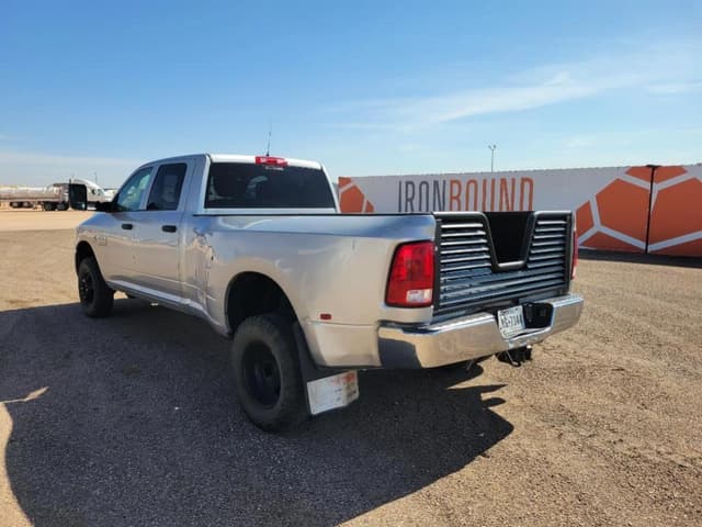 Image of Dodge Ram 3500 equipment image 2