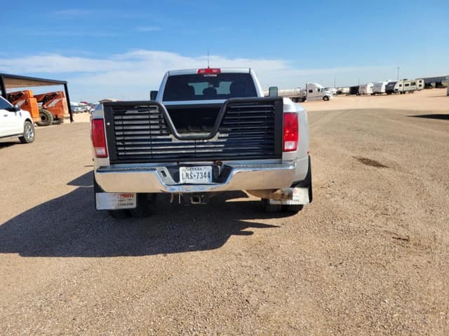 Image of Dodge Ram 3500 equipment image 3