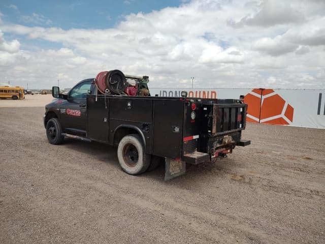Image of Dodge Ram 3500 equipment image 2