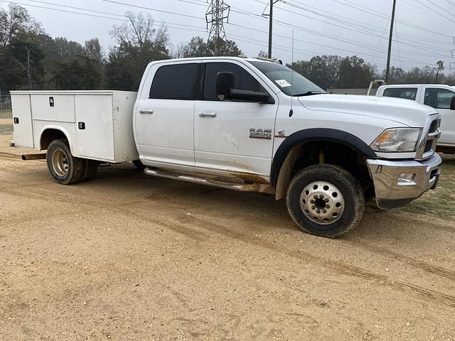 Image of Dodge Ram 3500 equipment image 3