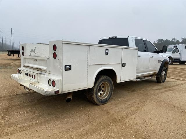 Image of Dodge Ram 3500 equipment image 2