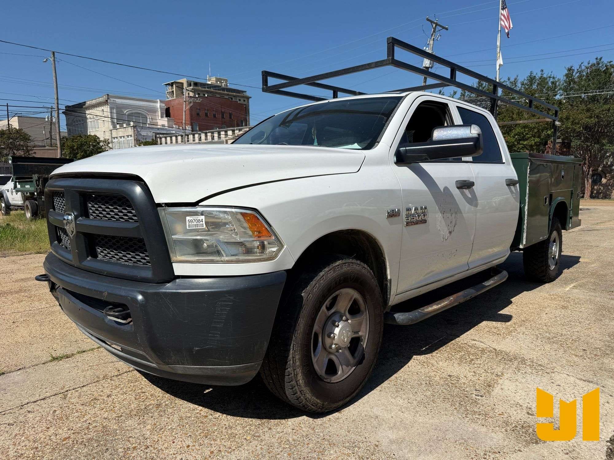 2015 Dodge Ram 3500 Equipment Image0