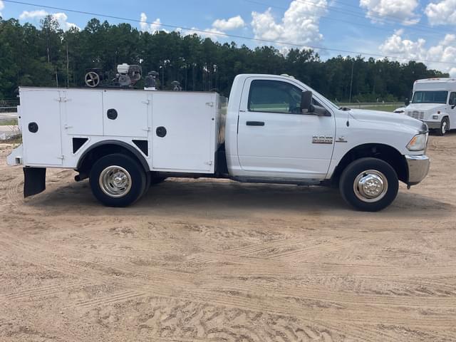 Image of Dodge Ram 3500HD equipment image 3