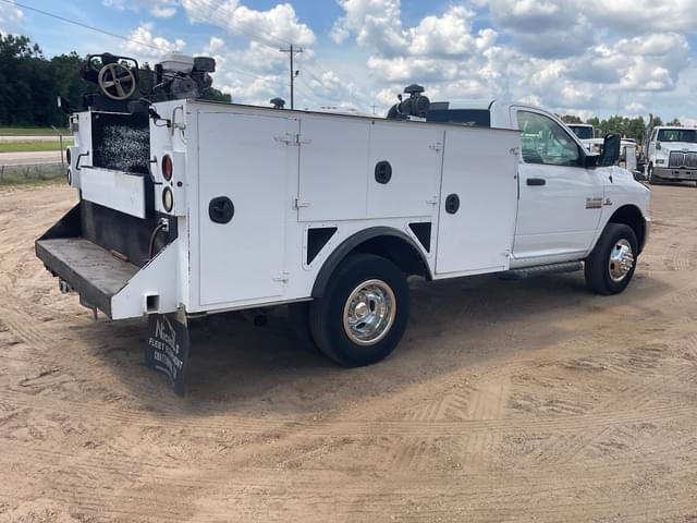 Image of Dodge Ram 3500HD equipment image 4