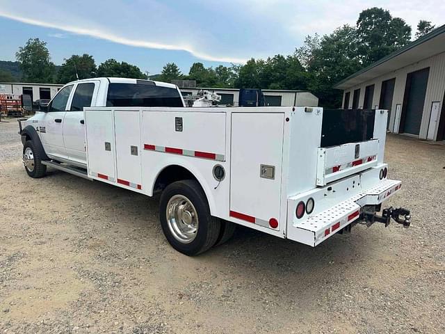 Image of Dodge Ram 5500 equipment image 2