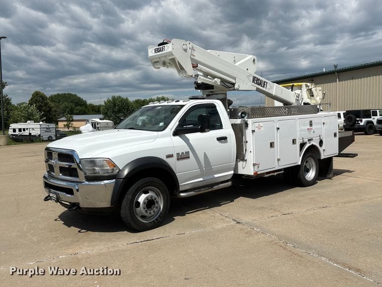 2015 Dodge Ram 5500 Equipment Image0