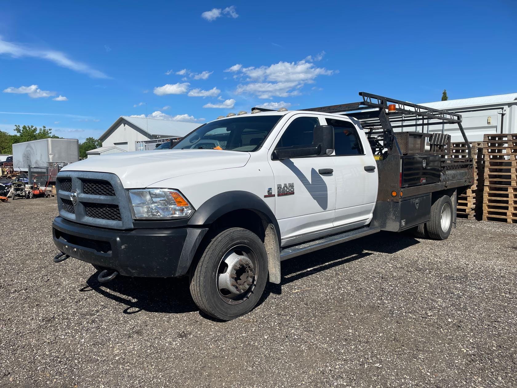 2015 Dodge Ram 5500HD Equipment Image0