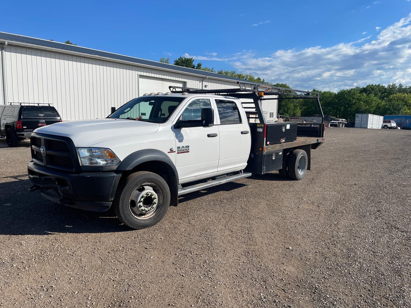 2015 Dodge Ram 5500 Equipment Image0