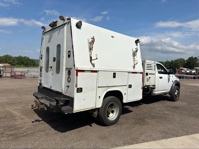 Image of Dodge Ram 5500 equipment image 2