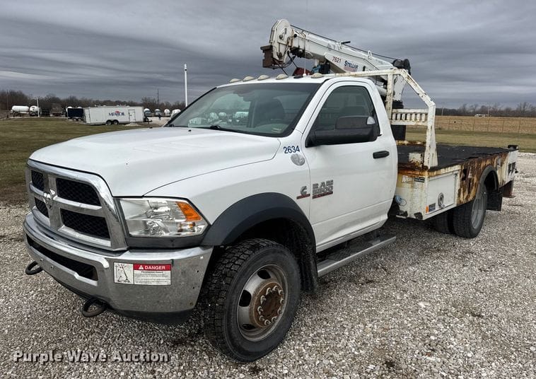 2015 Dodge Ram 5500 Equipment Image0