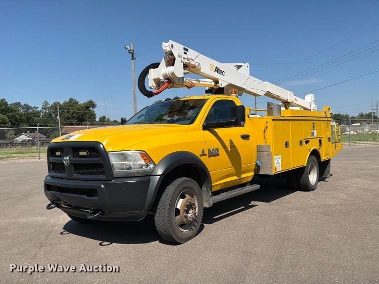2015 Dodge Ram 5500HD Equipment Image0