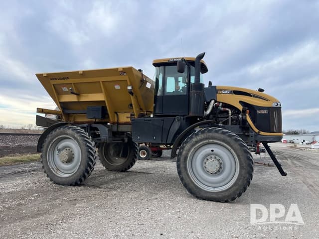 Image of RoGator RG1100B equipment image 4