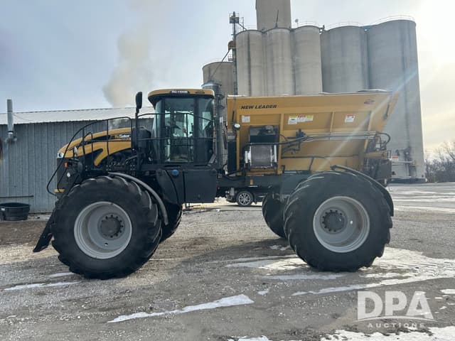 Image of RoGator RG1100B equipment image 3