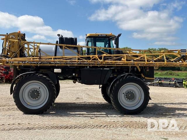 Image of RoGator RG1100B equipment image 3