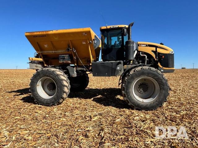 Image of RoGator RG1300B equipment image 2