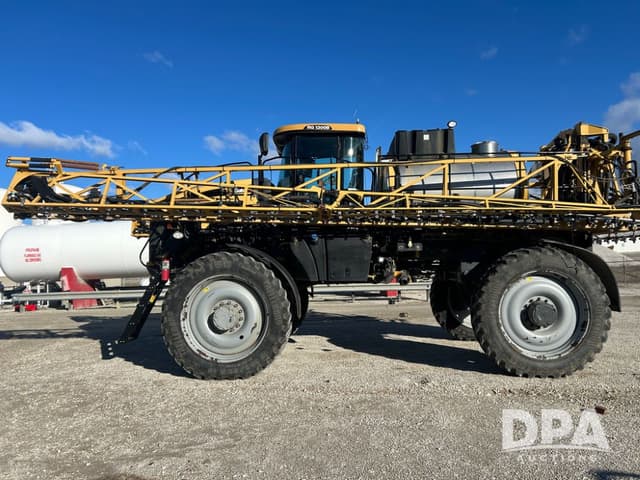 Image of RoGator RG1300B equipment image 3