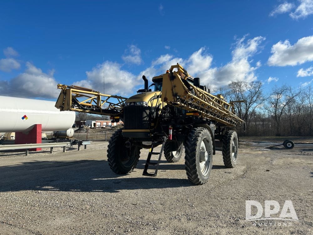 2015 RoGator RG1300B Equipment Image0