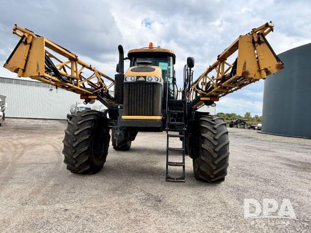 Image of RoGator RG1300B equipment image 2