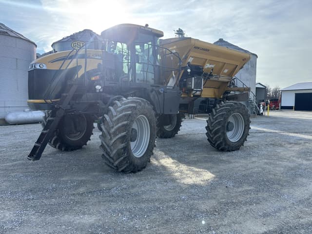 Image of RoGator RG1300B equipment image 3