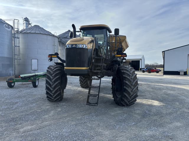 Image of RoGator RG1300B equipment image 4