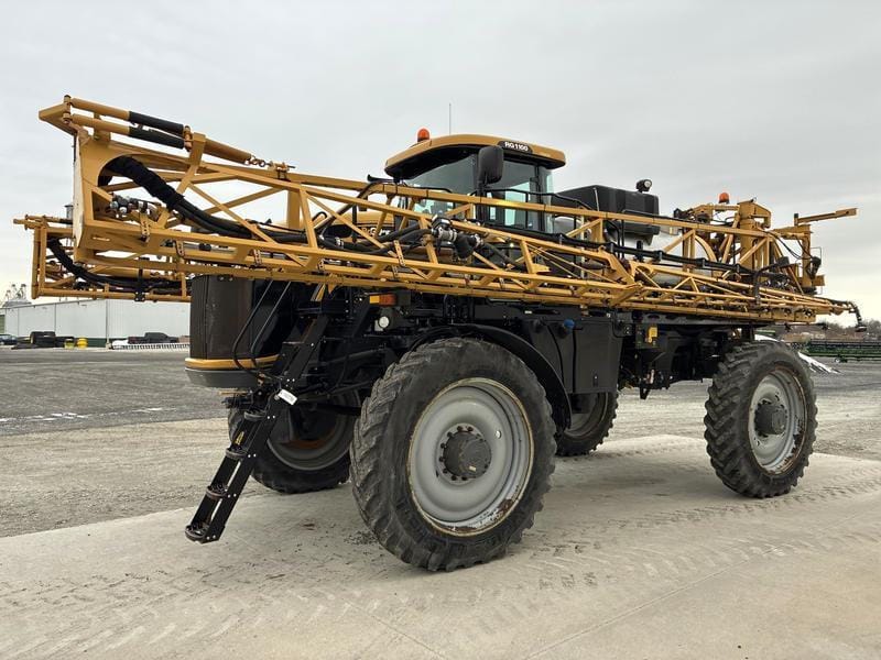 2015 RoGator RG1100 Equipment Image0