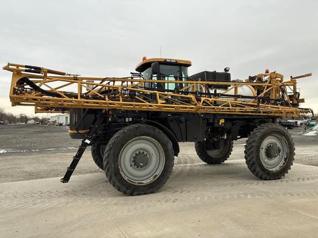 Image of RoGator RG1100 equipment image 2
