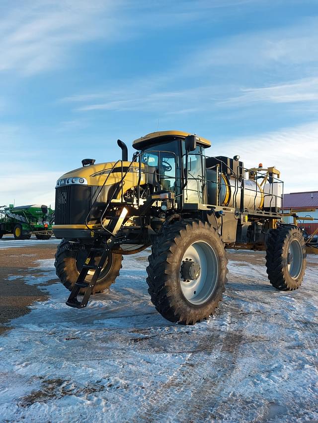 Image of RoGator RG1100B equipment image 4