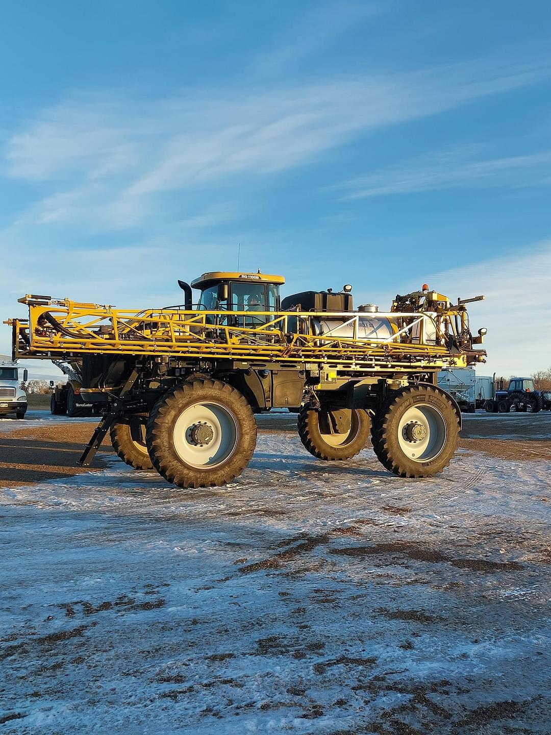 Image of RoGator RG1100B Primary image