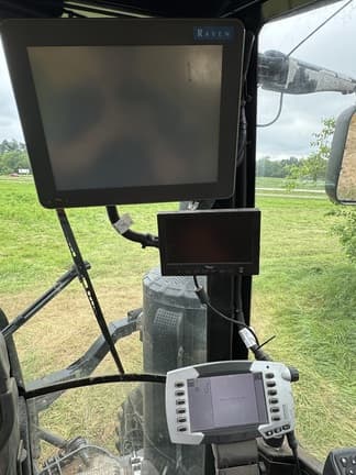 Image of RoGator RG1100B equipment image 1