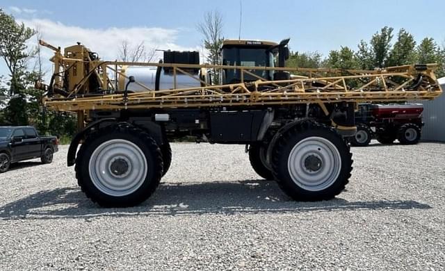 Image of RoGator RG1100B equipment image 1