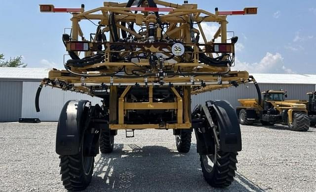 Image of RoGator RG1100B equipment image 3