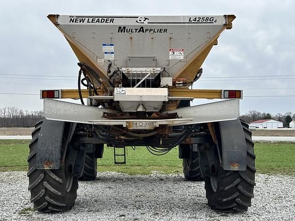 Image of RoGator RG1100B equipment image 4