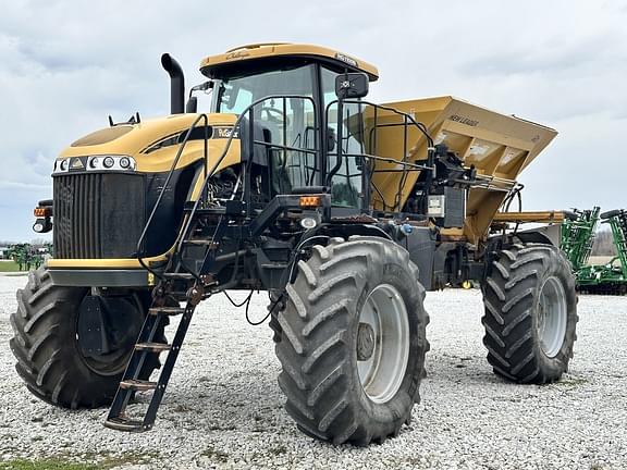 Image of RoGator RG1100B equipment image 2