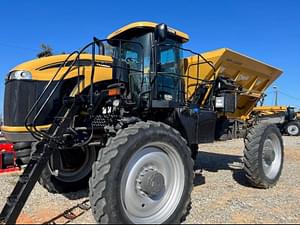 2015 RoGator RG1100B Image