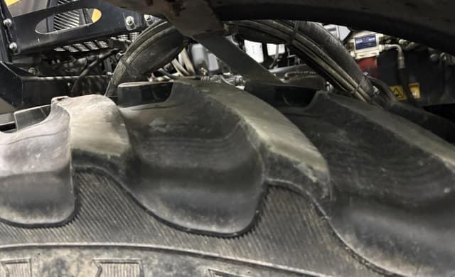 Image of RoGator RG1100B equipment image 3