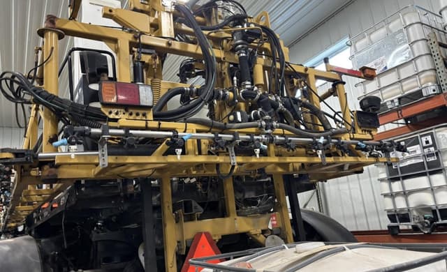 Image of RoGator RG1100B equipment image 1