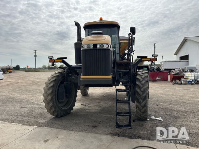 Image of RoGator RG1100B equipment image 2