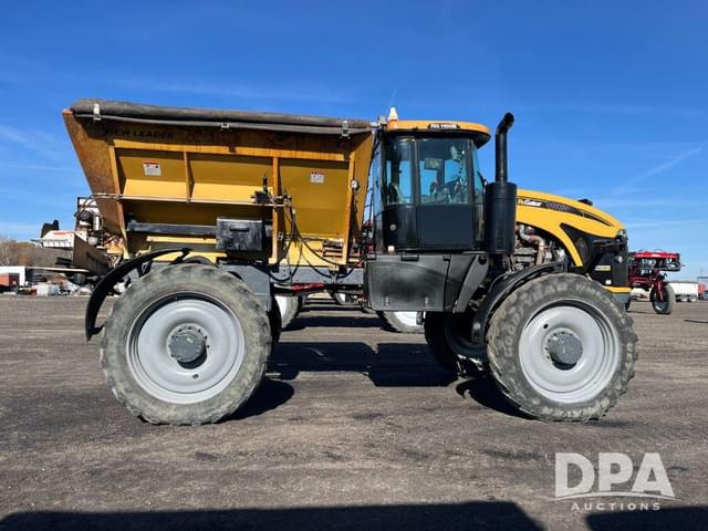 Image of RoGator RG1100B equipment image 3