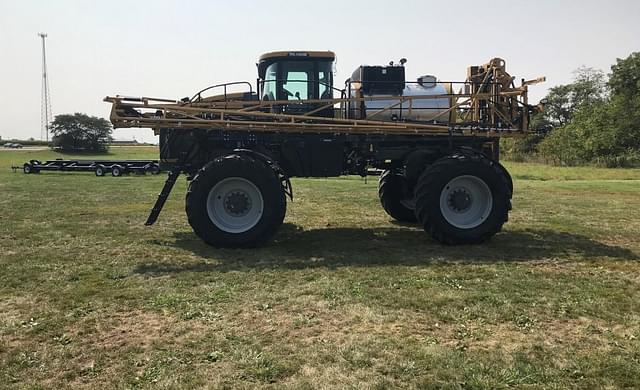 Image of RoGator RG1100B equipment image 3