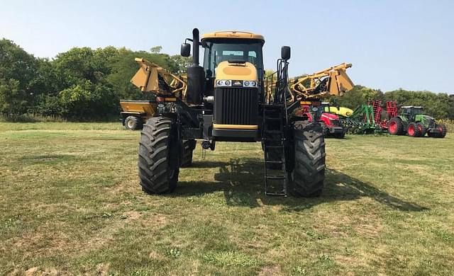 Image of RoGator RG1100B equipment image 1