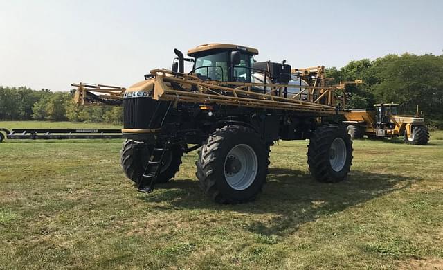 Image of RoGator RG1100B equipment image 2