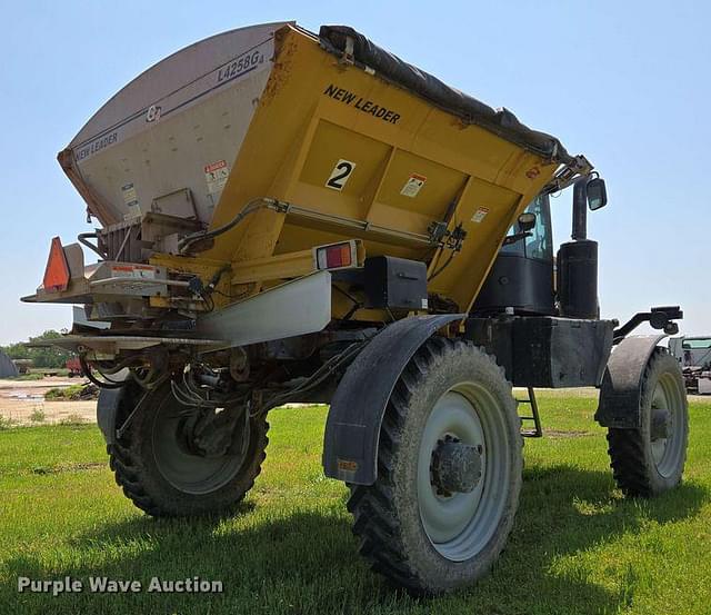 Image of RoGator RG1100B equipment image 4