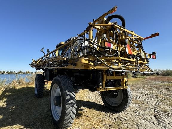 Image of RoGator RG1300B equipment image 3