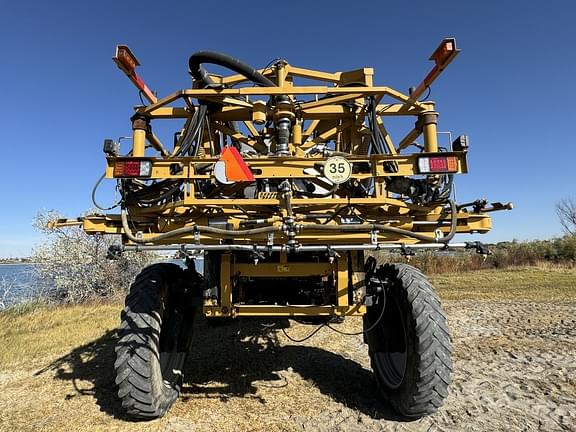 Image of RoGator RG1300B equipment image 4